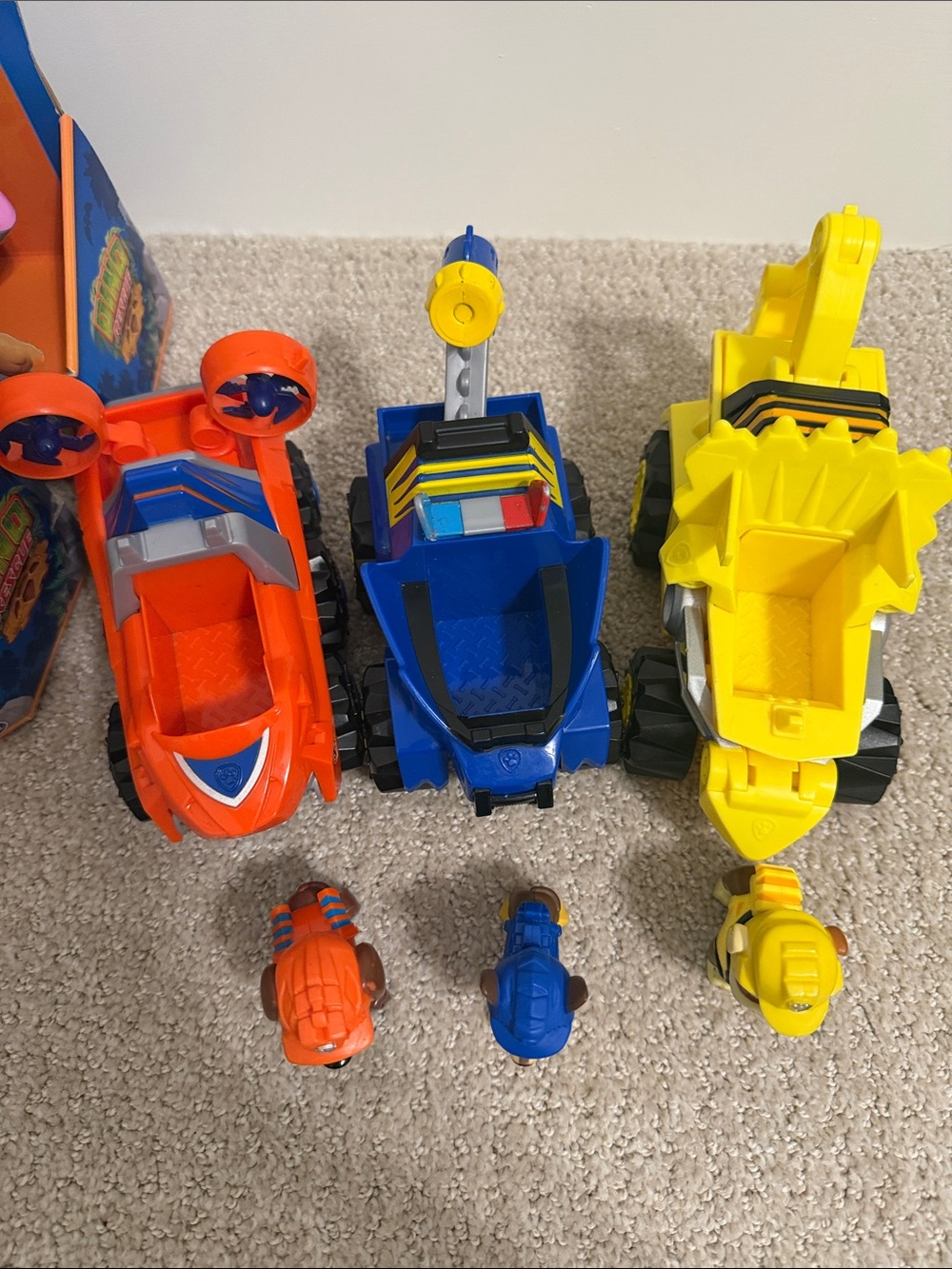 Paw Patrol Dino Rescue Marshall & Skye NIB, Zuma, Rubble and Chase - Picture 9 of 9